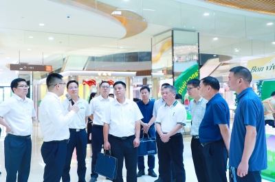 河源市委黨校2023年縣處級領導干部任職培訓班學員蒞臨河源市商業(yè)中心調(diào)研